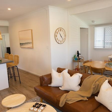 Comfortable Beach Home Скарбъро Екстериор снимка