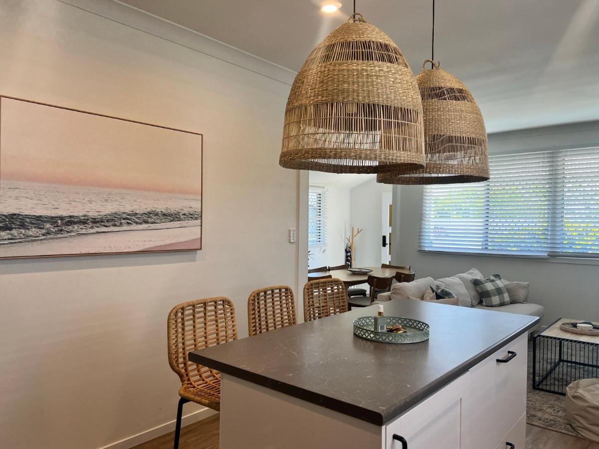 Comfortable Beach Home Скарбъро Екстериор снимка