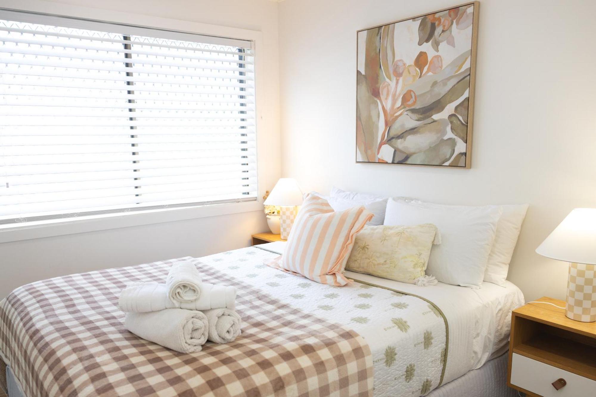 Comfortable Beach Home Скарбъро Екстериор снимка