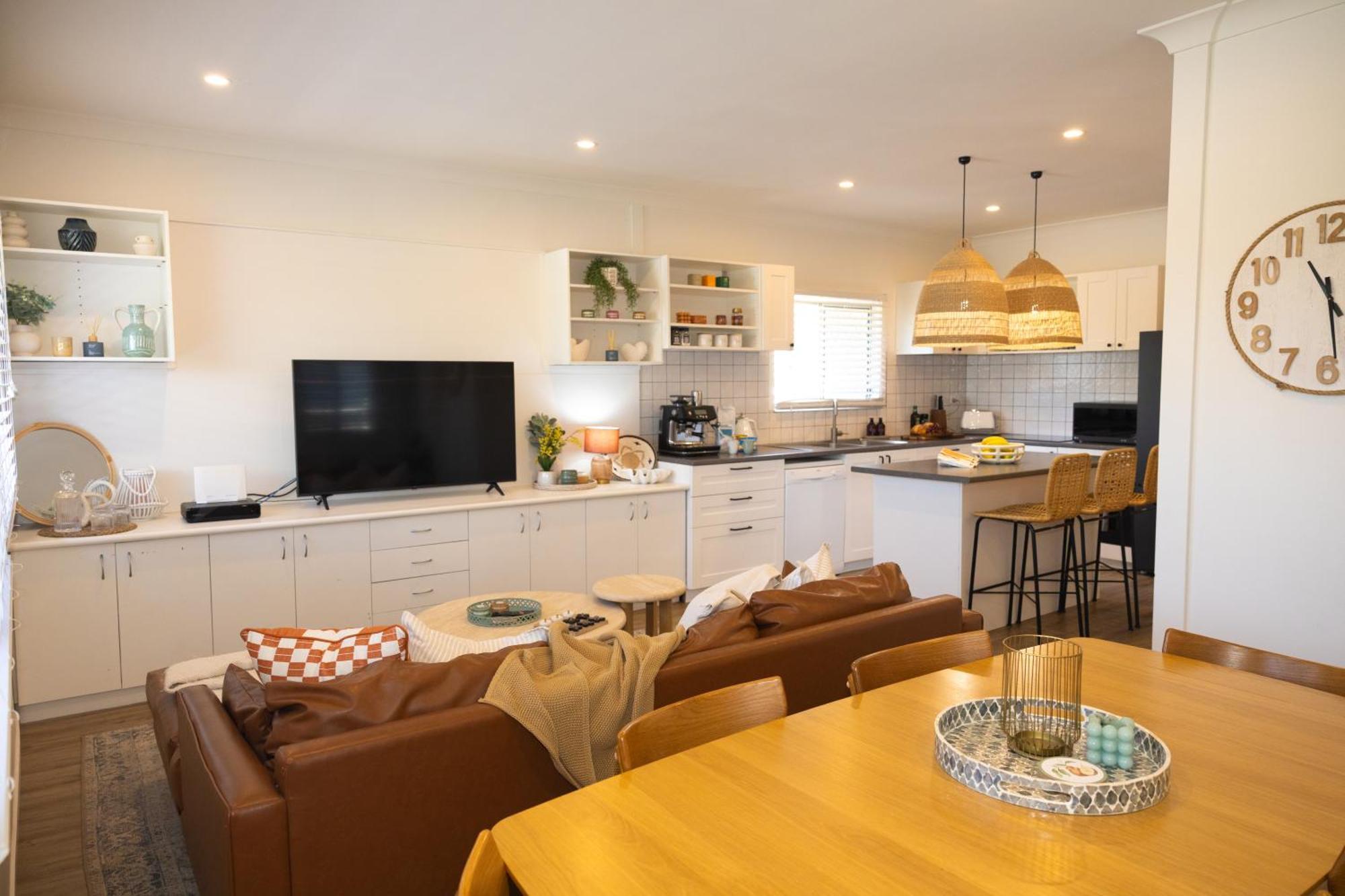 Comfortable Beach Home Скарбъро Екстериор снимка