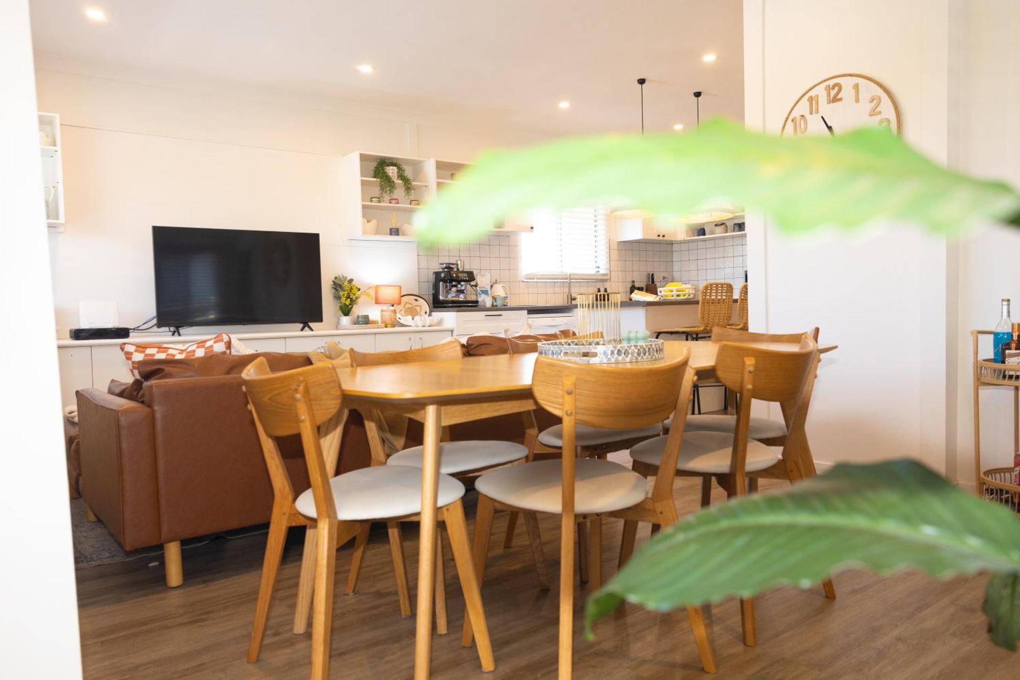 Comfortable Beach Home Скарбъро Екстериор снимка